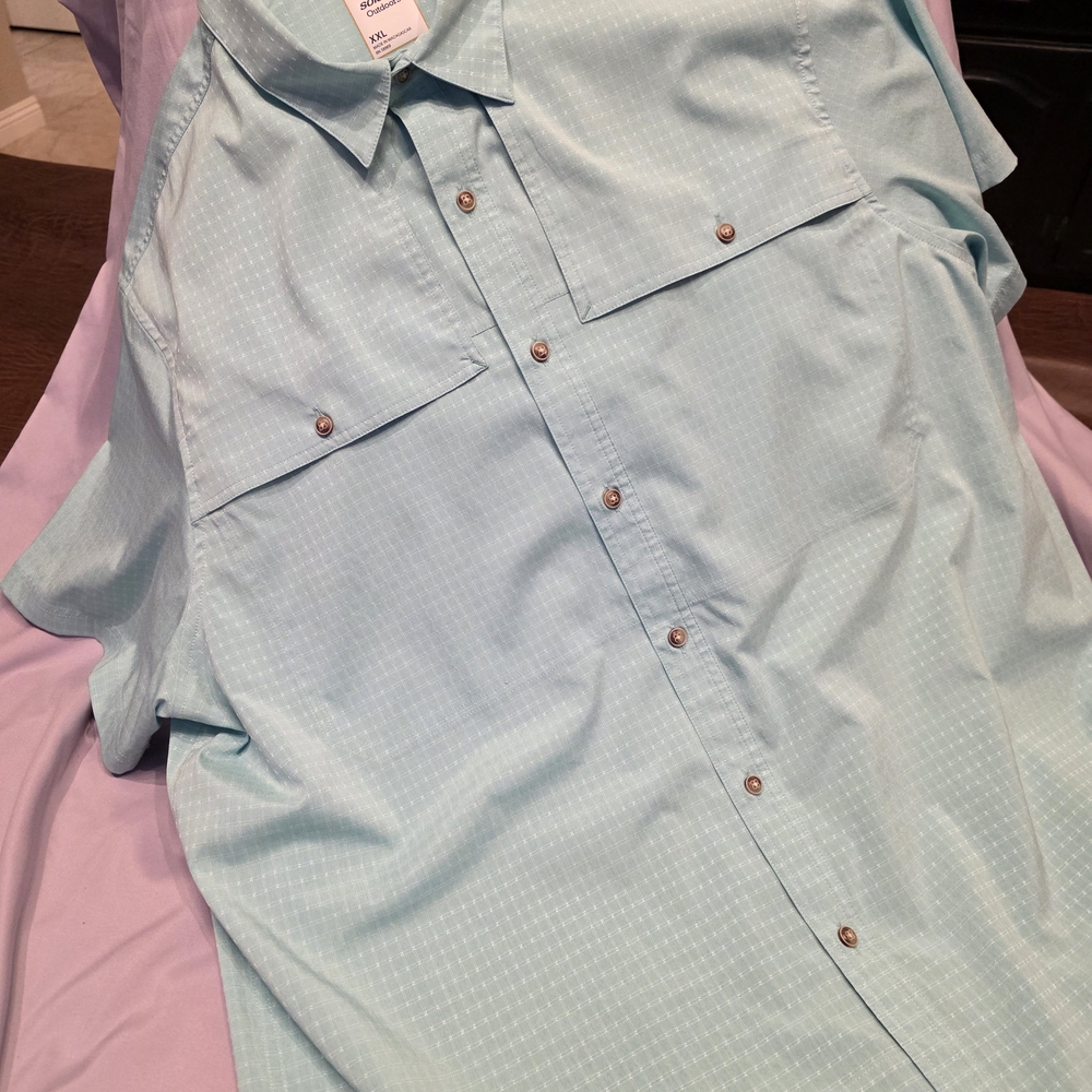Men's Light Green Button-Down Shirt